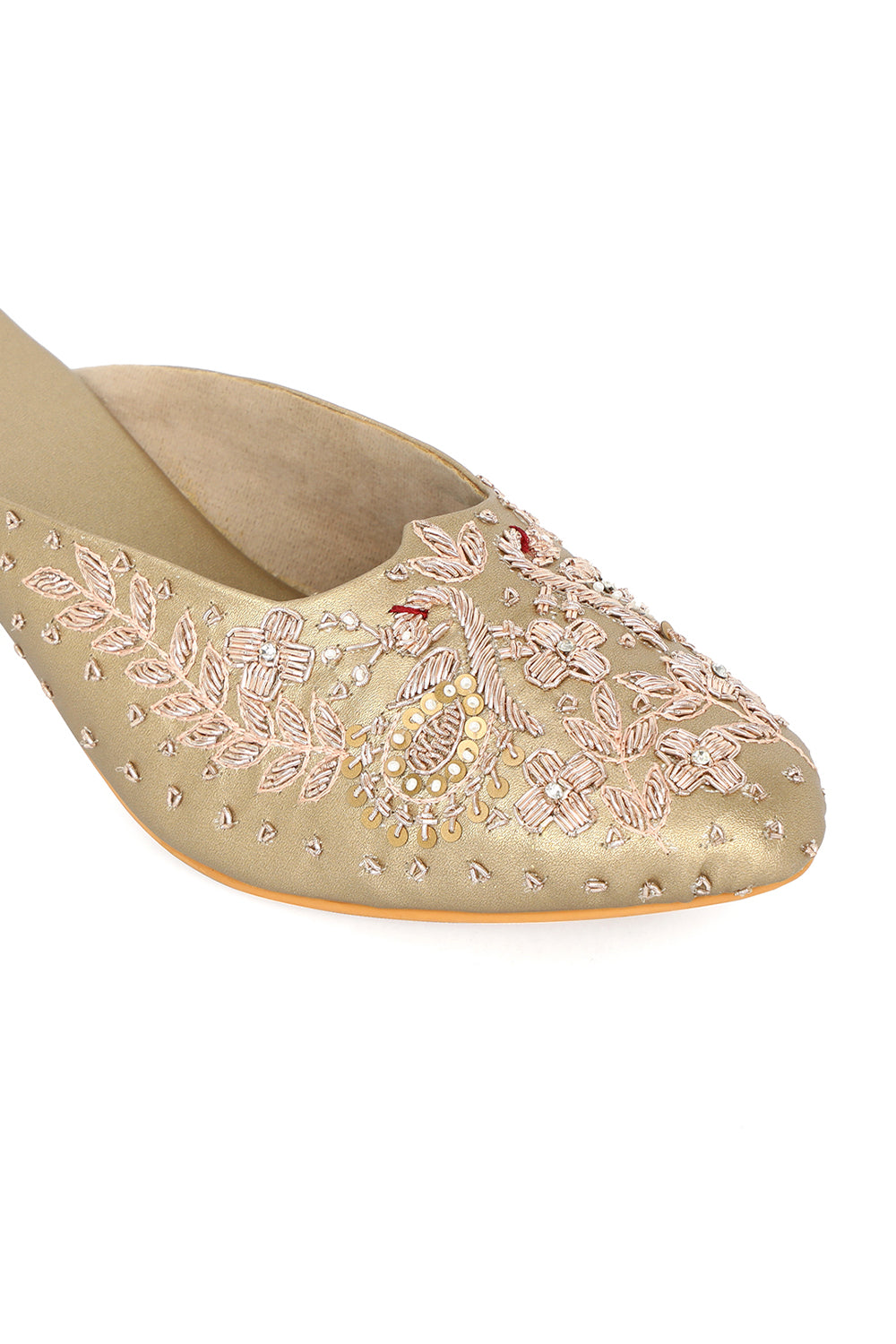 Mules à bout pointu et ornements ethniques NR By Nidhi Rathi