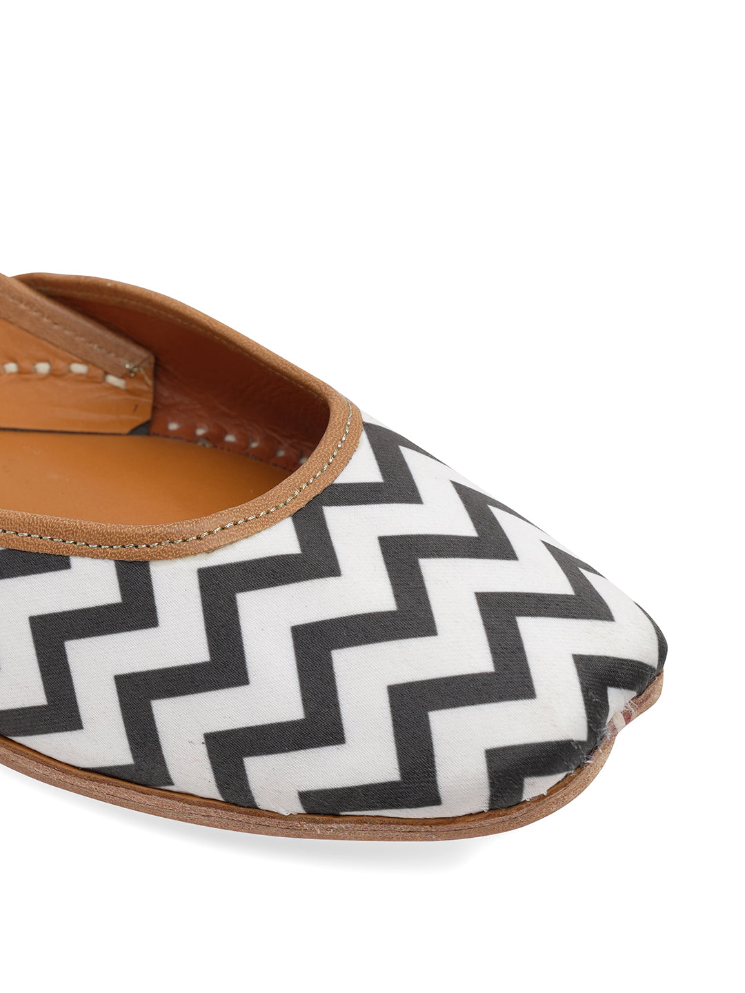 NR By Nidhi Rathi Women embroidered Mojaris- Black